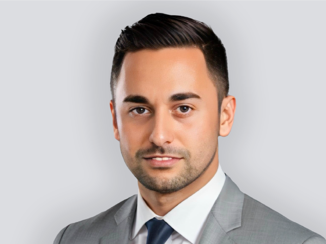 Dan Cummings Headshot